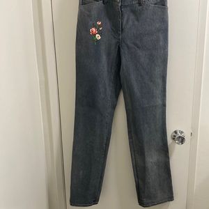 Elie Tahari gray jeans with appliqué